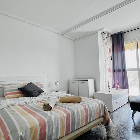 Apartamento Compartido Con Vista Al Puerto Valencia Apartment Luaran gambar