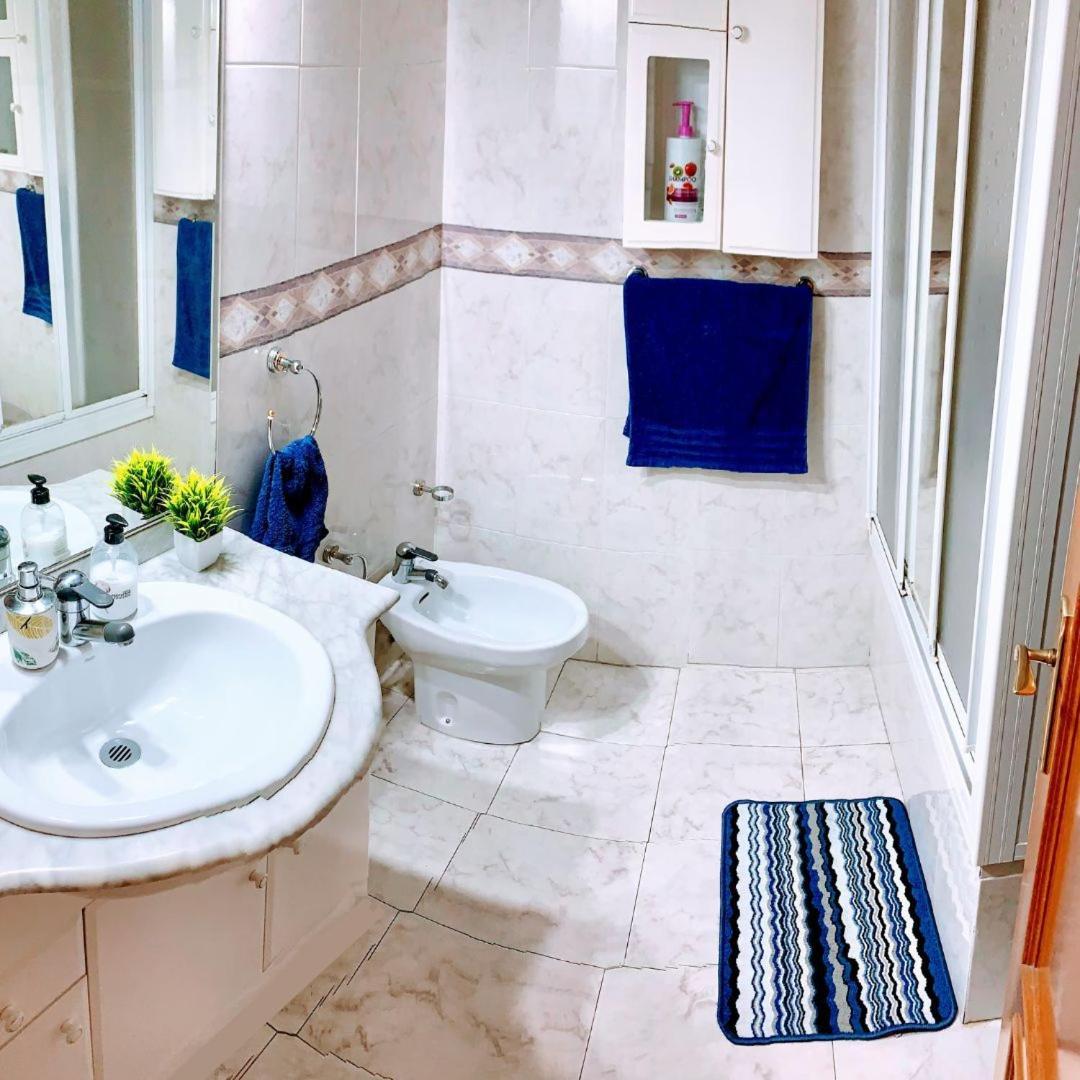 Apartamento Compartido Con Vista Al Puerto Valencia Apartment Luaran gambar